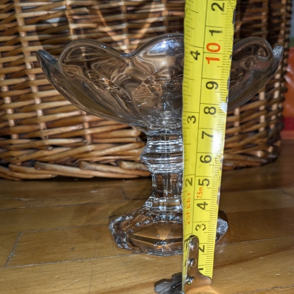 Heisey Glass | Vintage Round Elegant Clear Pedestal Dish Candy Ice-Cream Bowl - Picture 6 of 7